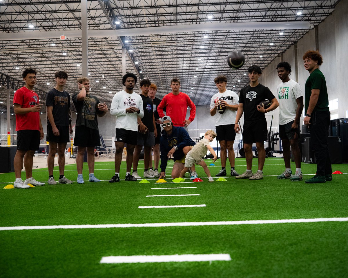 baylintrujillo's tweet photo. At work this morning &amp; my wife calls me as she’s driving my 4 year old son @greysontrujillo to school &amp; says, “Greyson wants to know what a 4 man front is.” 

Yep… I’m doing something right 🤣 GOALS https://t.co/yoS2NC0eHd