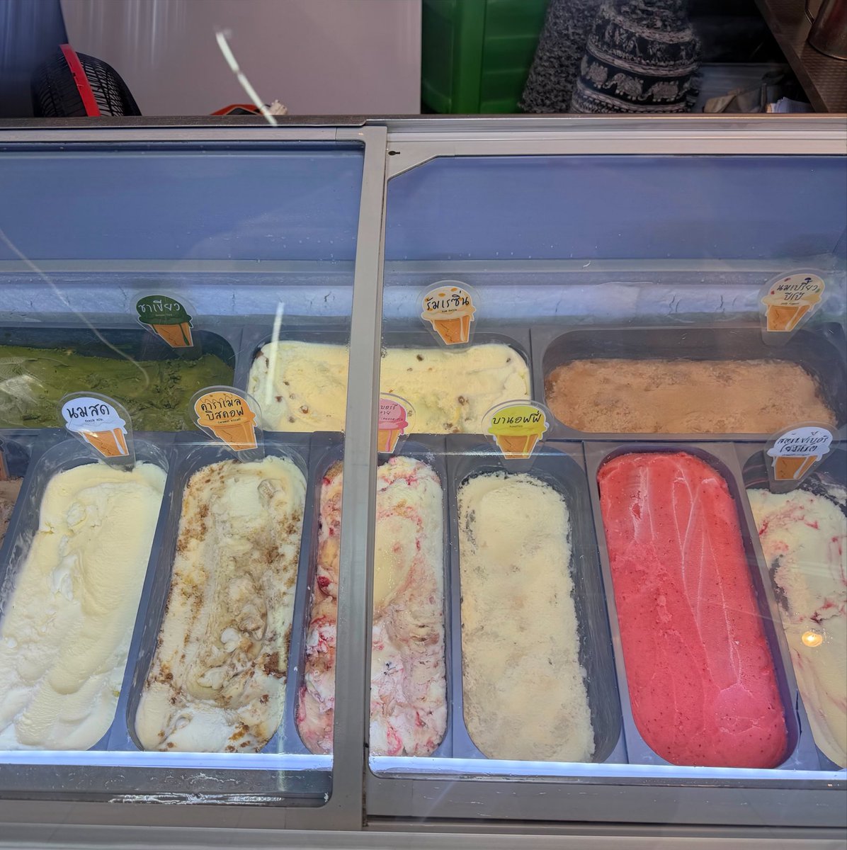 iihiyooooo_'s tweet photo. ของหวานช่วยฮีลใจในวันที่เศร้า 🍨🍦 https://t.co/EjiUzVjqEk