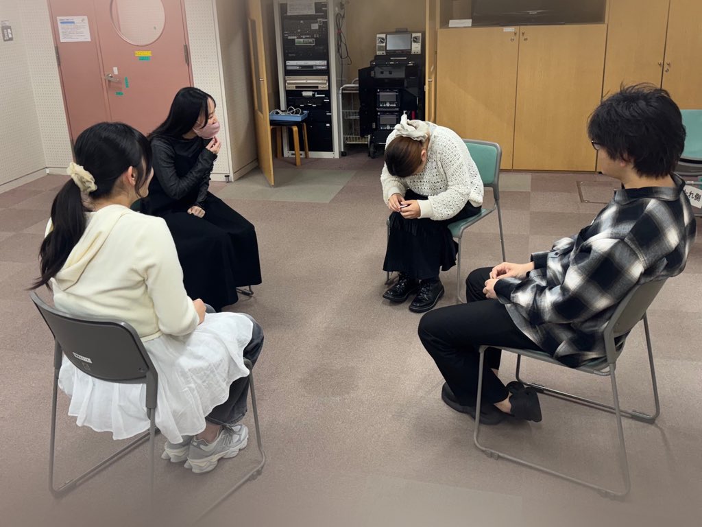 myanswerstaff's tweet photo. 暁月チーム🌙

心優しいキャスト陣
お互いを尊重し合い
五感から思考を巡らせるチームです✨

恥ずかしくて丸くなっちゃったひとコマ☺️

チケット先行予約🎟️
https://t.co/bPLpeis5FQ https://t.co/jspAzwgk6e