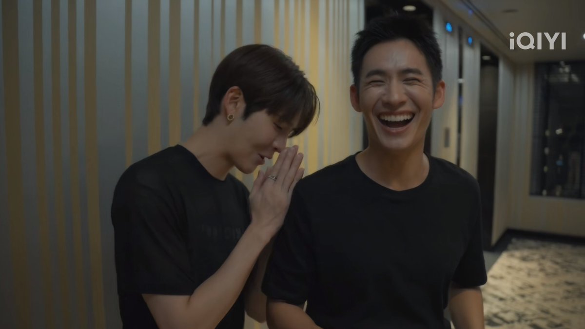 xxjdesu's tweet photo. 🐺: Wishing you great success and prosperity.
🤍: I hope I’ll get to work with you again, Phi.

//ผลัดกันไหว้แบบนี้ ถือไม้เท้ายอดทองแน่นอน 👉👈
#MrFanboyEP7
#JamesSu #Witsamost https://t.co/tkzGNpvwht