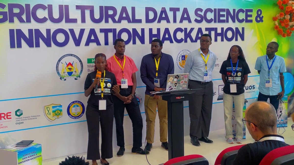 MubsFCI's tweet photo. From farm to cup, innovation is transforming the future of coffee! team infin8 is exploring smart solutions to address challenges in coffee farming, improve productivity, and enhance the quality of Uganda’s coffee. Empowering farmers through technology,  #DI4D #VLIROUS #AgriTech https://t.co/lfDfQpaBiI