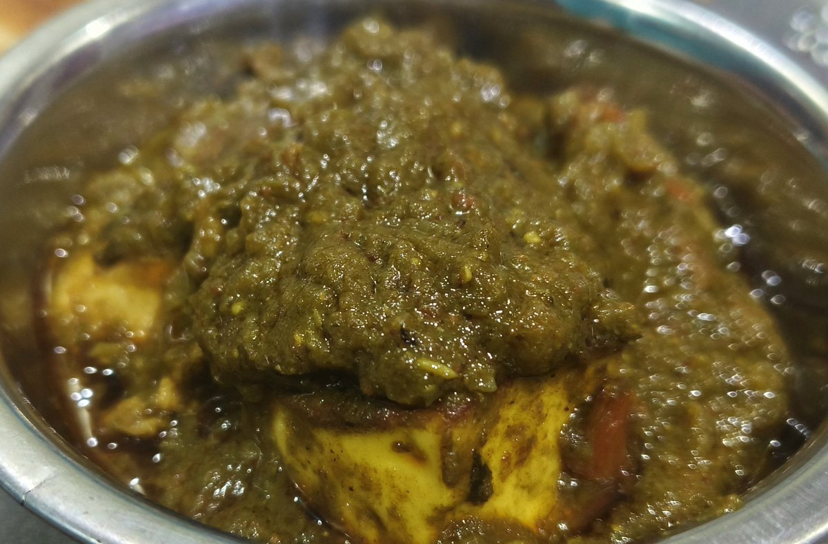 rakhi_debsharma's tweet photo. Palak Chicken Paneer meets flaky Lachha Paratha — a royal feast in every bite!..Chef@: me🧑‍🍳

#PalakChicken #PalakPaneer #LachhaParatha #DesiFood #Foodie https://t.co/zEinUqIeNg