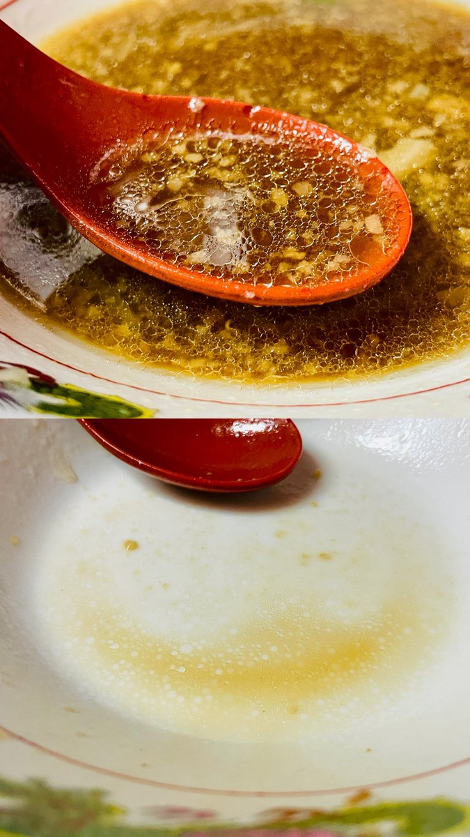 oishiidesyo's tweet photo. ザ・ラーメン スモールアックス
ラーメン(ヤサイアブラカラメ)

スープ、麺、豚、ヤサイ、アブラ…すべてが美味しい。どうなってるんだ。
このお店がある限りは、大井町に足を運び続ける。永遠なんてものはないが、願わずにはいられない。
店主さんの所作に見惚れながら着丼を待つ時間も含め、至福。 https://t.co/XnitXJflaM
