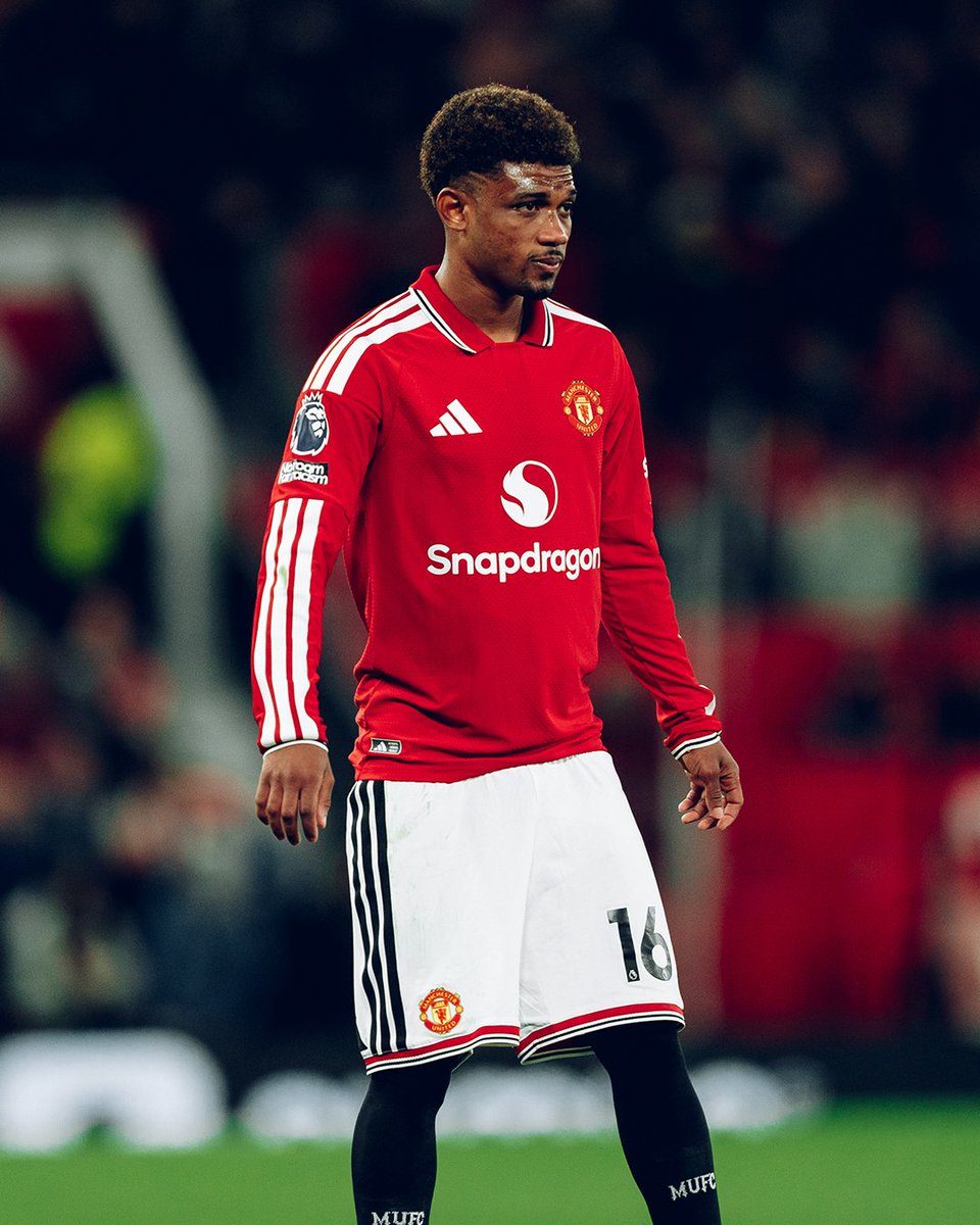 ManUtd's tweet photo. 🔙 in red to face Leeds 🔴
