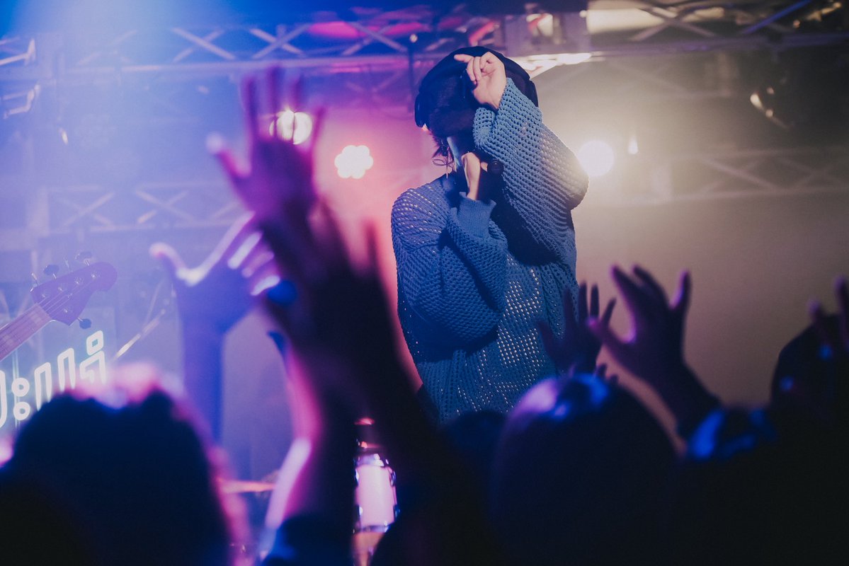 kuui_staff's tweet photo. ││● 名古屋 Thank you!!! ●││

[ Blue Groove Classic #5 ]

📍愛知｜今池3STAR

━━━━━━━━━
\ setlist /

1.クズボシ
2.夜鷹のこゝろ
3.雨にも負けず
4.壊楽
5.天使のL/O
6.蝉時雨
7.かぐや
8.sleep?¿

 ━━━━━━━━━
📸 @FrolicRobe (thx.)

#Ku_ui #ｸｰｲ 
#今池3STAR https://t.co/yOnjt5vdBZ