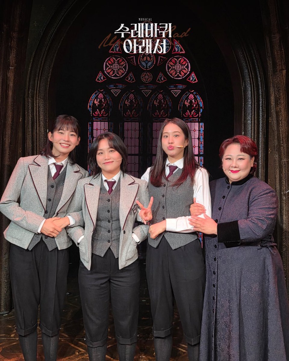 Didi_zjwalangz's tweet photo. 나 진짜 그냥 순수하게 궁금해서 그러는데,
배우 성별이 여자라고 여성복 입히고 남자라고 남성복 입힐 거면 대체 캐릭터 젠더프리를 왜 하는 거임? 🤔💦 https://t.co/4pgH8mjNFu