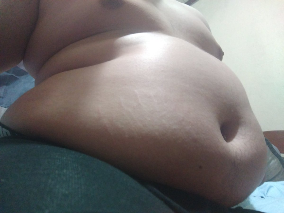 FatPlumpyCake's tweet photo. Good- BOORPrning...

#feederism #weightgain #fat #weightgain https://t.co/ZEGEddLD7A