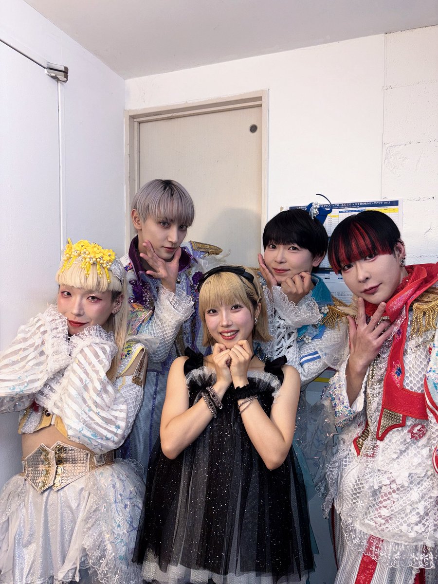 uug2_kaoru's tweet photo. Road to Zeppありがとうございました‼️

#にきちゃん の矢野川薫です！
なんと二丁目の魁カミングアウトさんとお写真撮らせていただきました🥹
ありがとうございます、めちゃくちゃ嬉しいです🥹
今日一緒に楽しんでくれたオナカマの皆さん‼️zeppぜひ遊びに来てください‼️‼️
#にきちゃんのzepp0207 https://t.co/IdD2E9tG5O