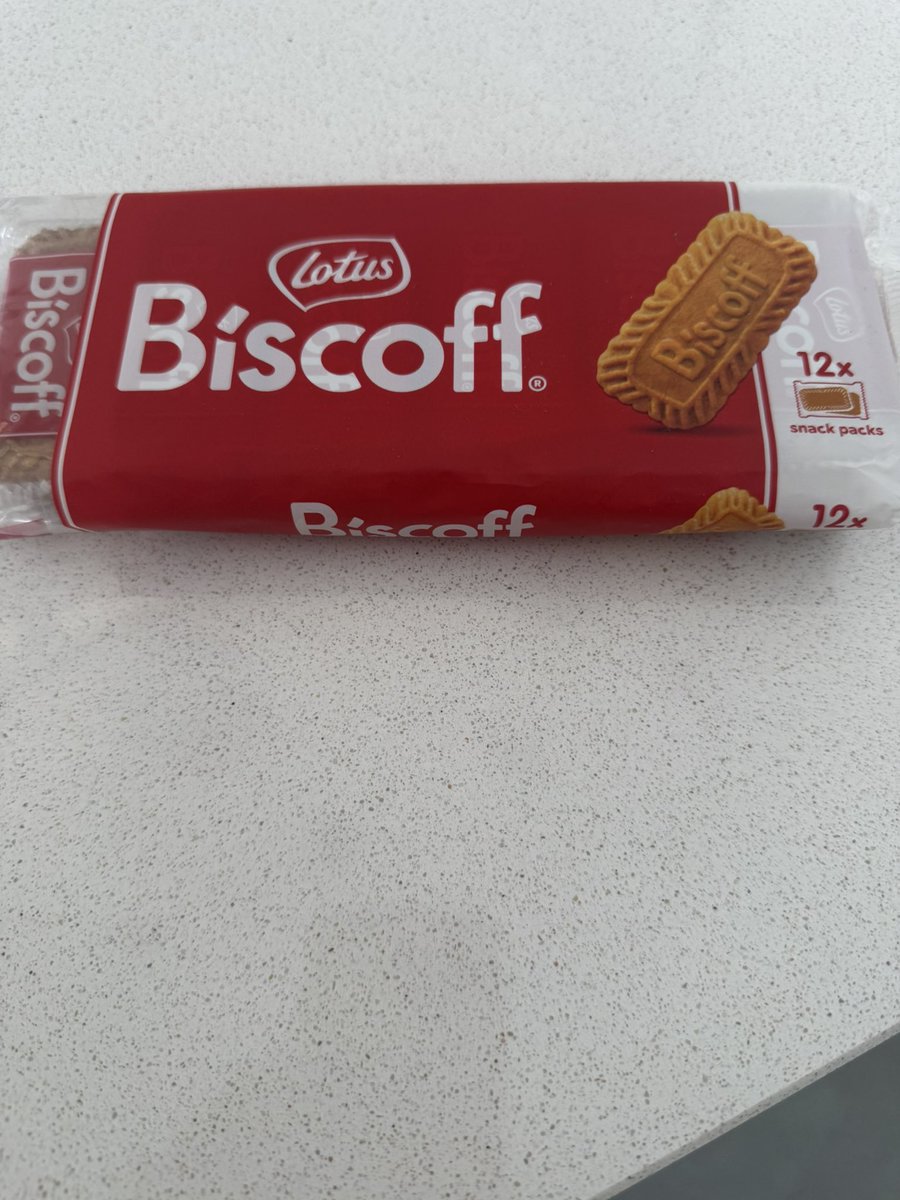 suey307's tweet photo. These are my favourite biscuit with a cup of coffee, easy to get here in Spain 🇪🇸 although I think they originate from # Belgium 🇧🇪 #Biscoff 🩷🩷 https://t.co/ns0M4YNbUT