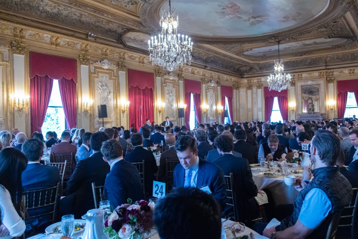 CenterDodd's tweet photo. It was wonderful to see so many friends and alumni at the recent 36th Annual Graham &amp; Dodd Event, on 10/5, featuring Li Lu '96 (’96 CC, ’96 LAW), Founder and Chairman of Himalaya Capital. https://t.co/akUmjDAmCx