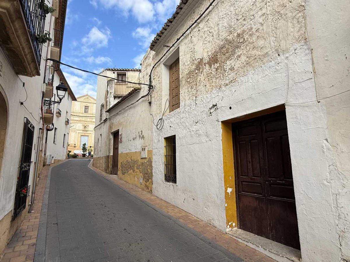 BernabeCanoES's tweet photo. 🏗️✨ Comienzan las obras del futuro Casal Fester - Museu de la Festa de @LaNuciaES.
💶 Inversión de 1,8 millones de euros, financiada en un 60% por los fondos europeos del PLAN EDIL.
➕ℹ️👉🏻 https://t.co/as7Se1YGPT
#LaNucia #EDIL #POPE #FEDER #EuropaSeSiente https://t.co/Ax4tg3o07B
