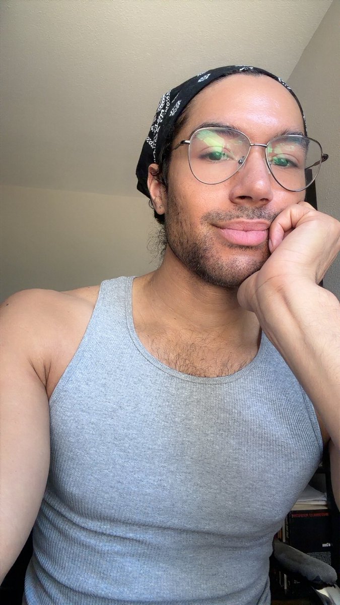 Anedrick's tweet photo. The WFH attire today 🤓 https://t.co/rKCKAL5VMN