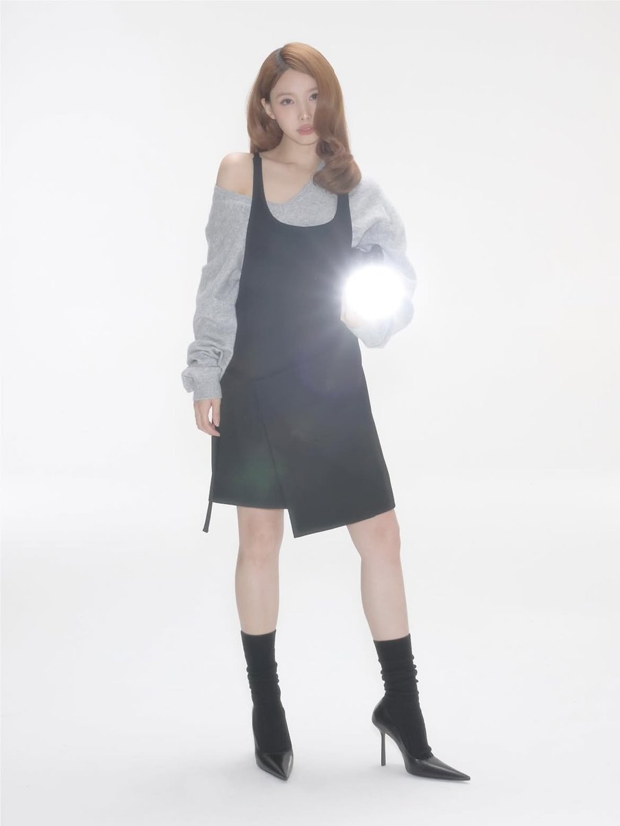 OLTSupport's tweet photo. TWICE's NAYEON FOR GROVE 26' Winter Collection 🩵 https://t.co/7eoxwseiSw