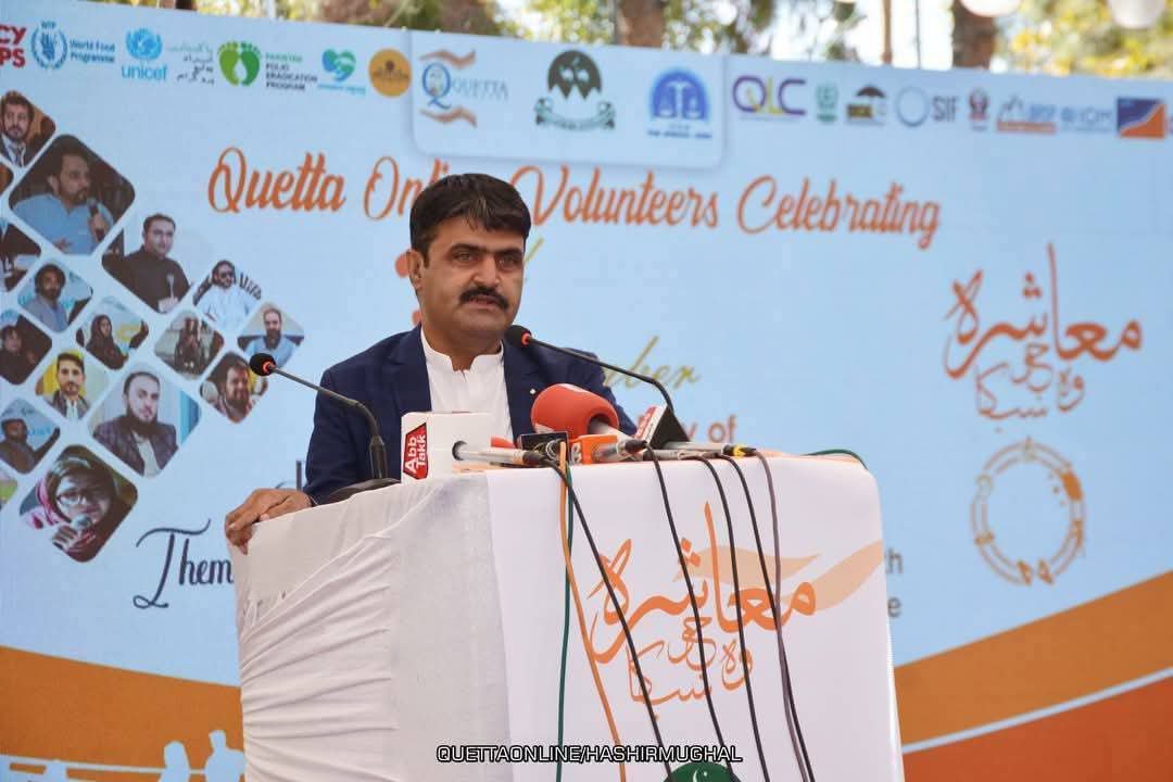 InayatSarparah5's tweet photo. عوام کو بااختیار بنانا اور ان کی آواز کو اعلیٰ حکام تک پہنچانا ہمارے والینٹیئرز کی جدوجہد کا حصہ ہے۔
#QuettaOnlineVolunteers
@ZiaKhanqta @AbdulNadirShah3 @ZahoorBuledi @mirbehramb @BehramLehri
@Meena_Majeed @Dawoodkhanqta https://t.co/T0Vxgp6lFd