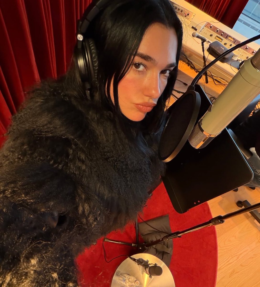 dualipacentral_'s tweet photo. 🚨 DL4 IS COMING!! Dua Lipa via Instagram. https://t.co/8u9LDBt5Fv