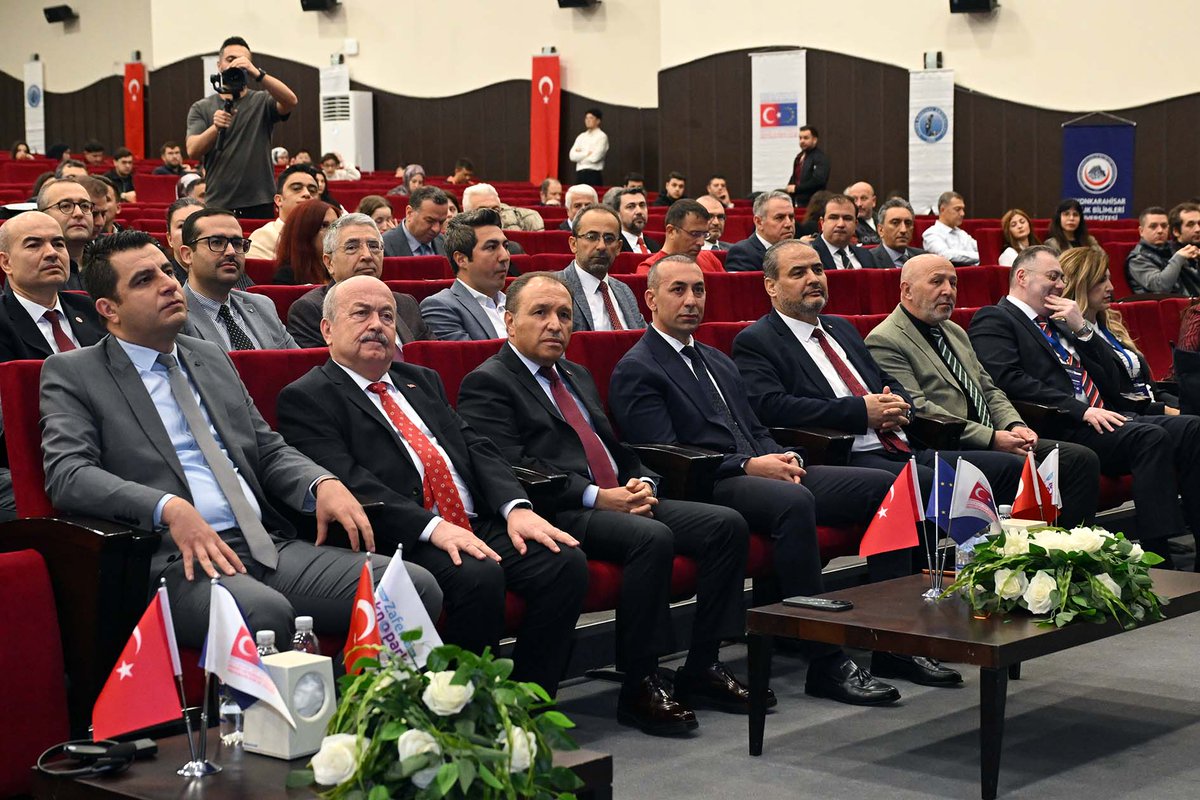 kocatepeuniv's tweet photo. AKÜ Ev Sahipliğinde Avrupa İnovasyon ve Teknoloji Enstitüsü Bilgilendirme Etkinliği Düzenlendi. 
Haberin devamı için...⬇️ 

https://t.co/ZSiDg5qjBF

@karakas1969 @afsurektorluk
@universiteusak
#AfyonKocatepeÜniversitesi https://t.co/KOuA3JF7po