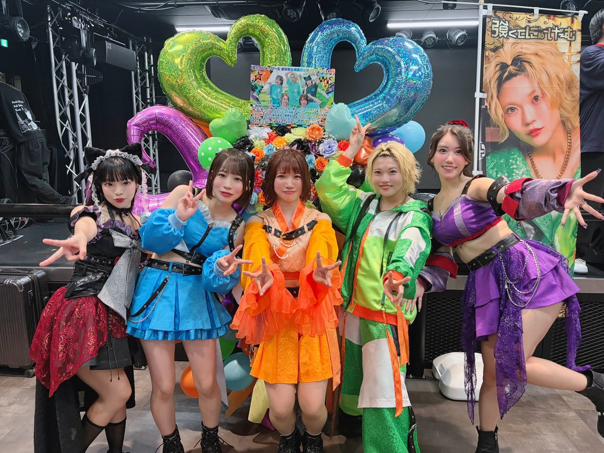 0chashi's tweet photo. りんりんデビューおめでと〜、つよにゅの前身がTA女子だったと知った時が1番脳汁出ました世間狭すぎます、1曲目からeggmanやRINGやさくらホールで聞いたことある曲で体が動きました、かつての主現場と同じく前突っ込んでパートごとにメンバーコールしてたら2曲目でうっすら涙が出ましたまた行きます https://t.co/o8jrcSGmhy