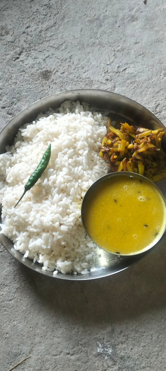 sharppurni16w's tweet photo. Simple food healthy food...😊🥺 https://t.co/RiezwOv0jq