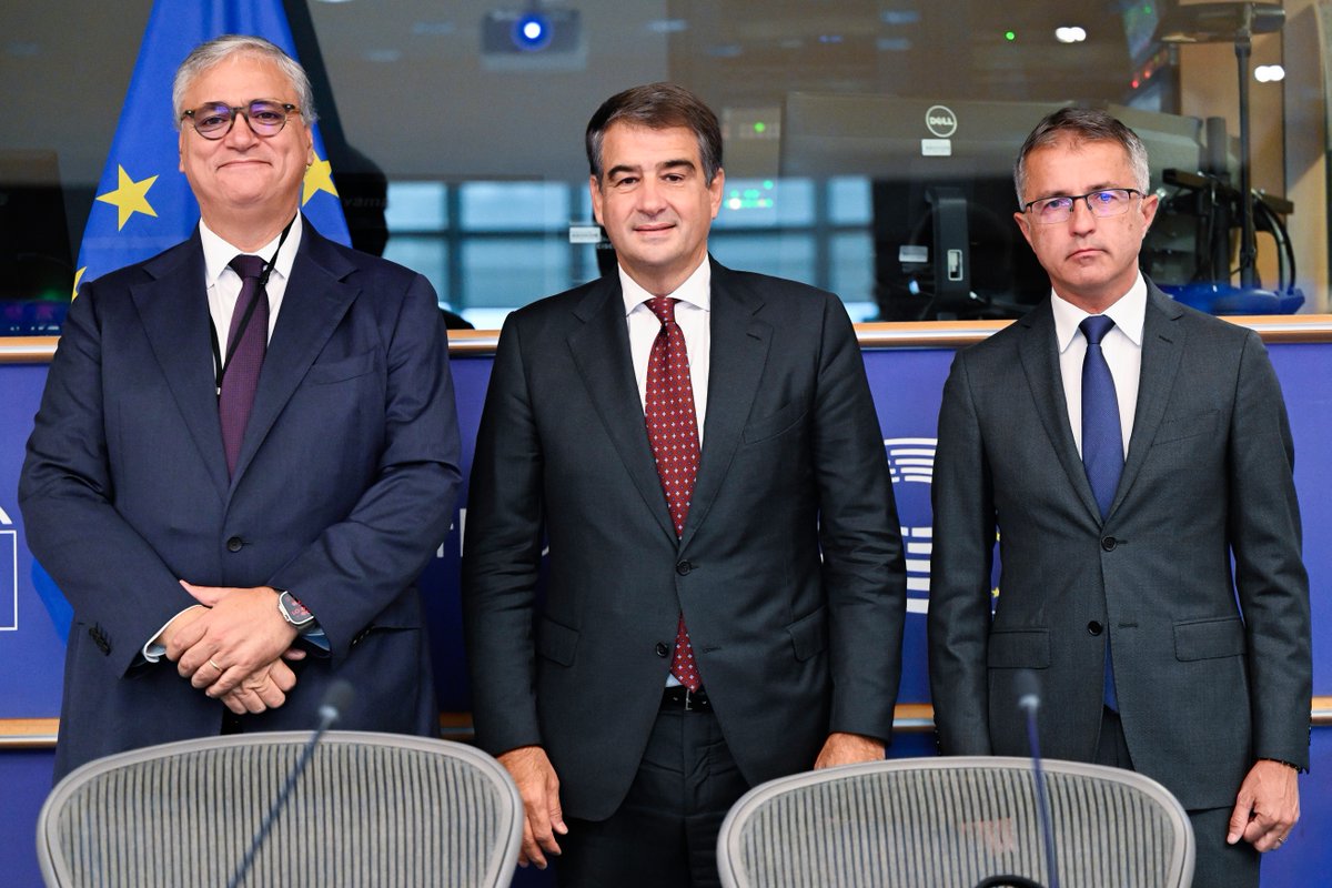 EP_Regional's tweet photo. 🔴Today, at the joint REGI–COTER annual meeting, MEPs and regional representatives stressed that cities and regions must be central to shaping and delivering EU’s priorities for the next budget.

With @EU_CoR 

Read the joint press release👇
https://t.co/xp2Xt2FQd3 https://t.co/qsAqMGaZg5