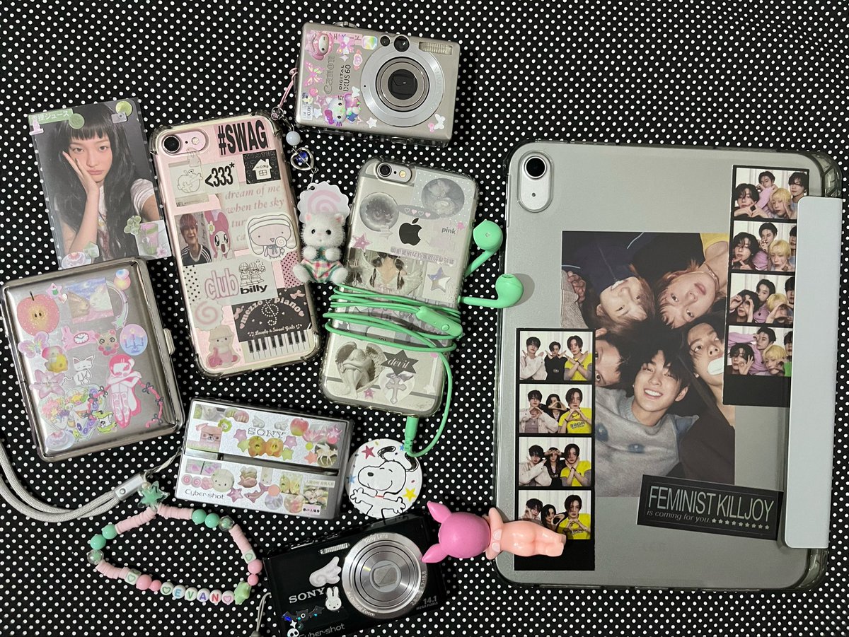 MARH0ON's tweet photo. my tech collection https://t.co/5m8MSy2mYJ