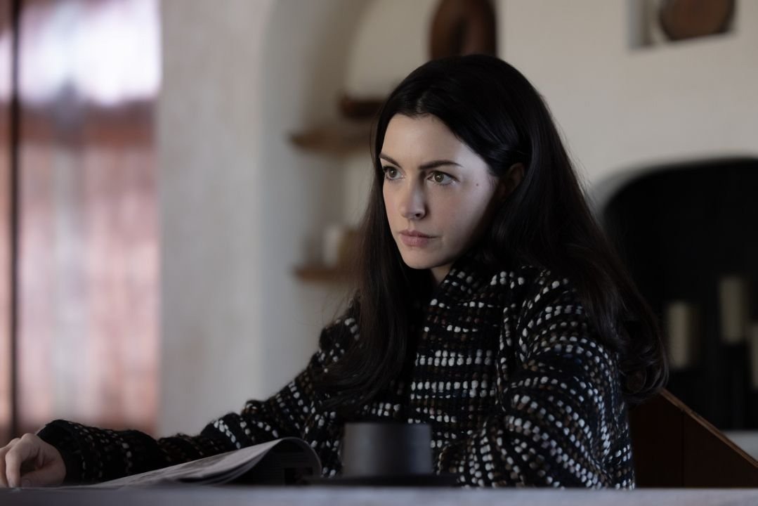 annehathawaybr's tweet photo. Anne Hathaway como Verity Crawford 📚 https://t.co/vpBMpfjM1c