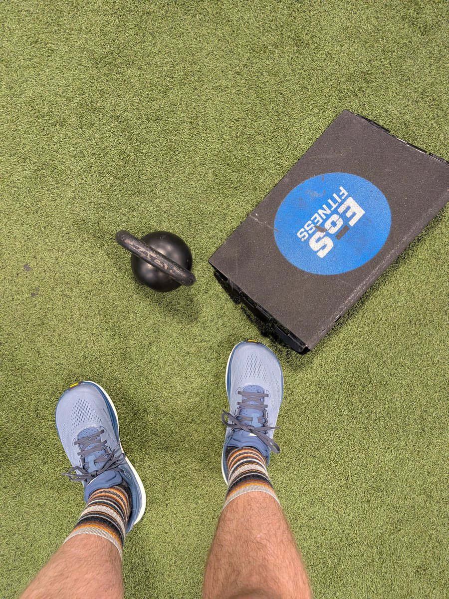 CrowderSoup's tweet photo. Weighted declines this morning. Do them one-legged and weighted!

Get your ass in the gym, nerds!

#fitdevs https://t.co/5w6cY7kYHr