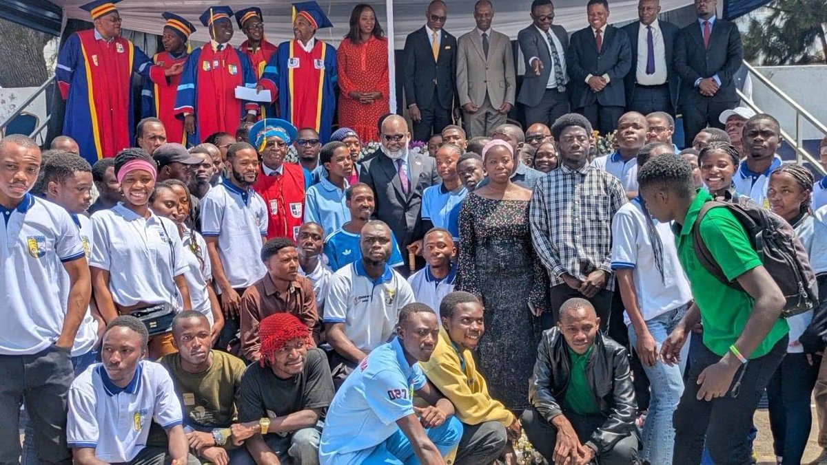 TsongoMagloire's tweet photo. #RDC: Les rebelles du FRN lancent l’année académique à l’UNIGOM avec moins de 50 étudiants (Photos)

@CNangaa @PatrickMuyaya @julienpalukucom @kabumba_justin https://t.co/eM5HbZIDCL