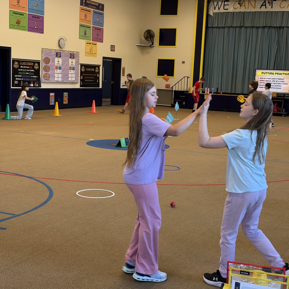 ces_physed1's tweet photo. Small putts. BIG celebrations! ⛳🙌

Canadochly’s first @FirstTee lesson: aim, putt, notice, adjust! Students rotated as Players, Caddies &amp; Coaches—practicing control, safe turns &amp; encouragement.

Building skills. Celebrating progress. 

#ElementaryPE #PhysEd #golf #firsttee https://t.co/kWAMhUI973