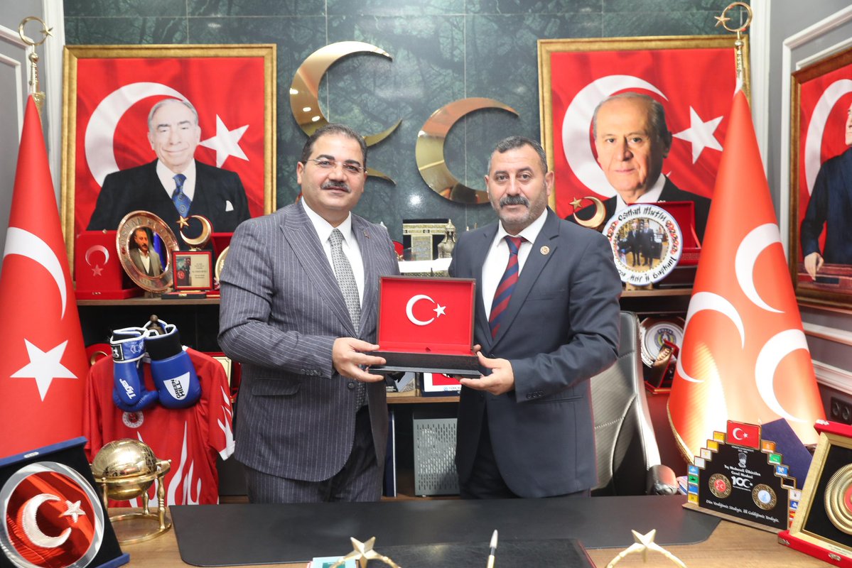 ibrahimyildz63's tweet photo. Haliliye Belediye Başkanı Mehmet Canpolat, MHP Şanlıurfa İl Başkanlığına atanan Sayın Osman Mutlu’ya hayırlı olsun ziyaretinde bulundu.  
Ziyarette Şanlıurfa üzerine istişarelerde bulunulurken, Başkan Mutlu nazik ziyareti için Canpolat’a teşekkür etti. https://t.co/rWCIkqcuUW