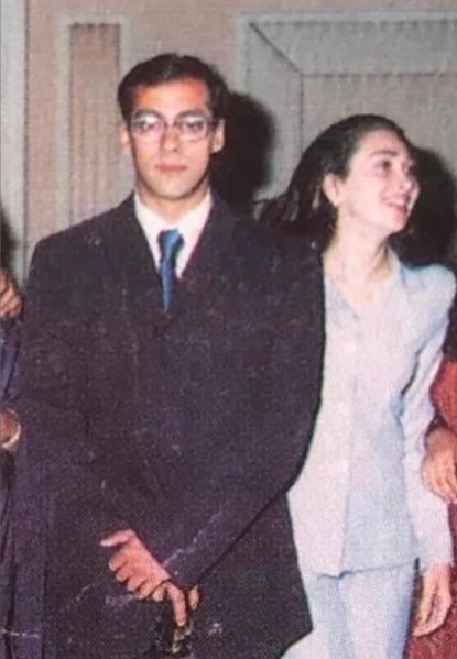 itstisha_7's tweet photo. salman and karisma friendship all over the years https://t.co/A5e9mJW9JA