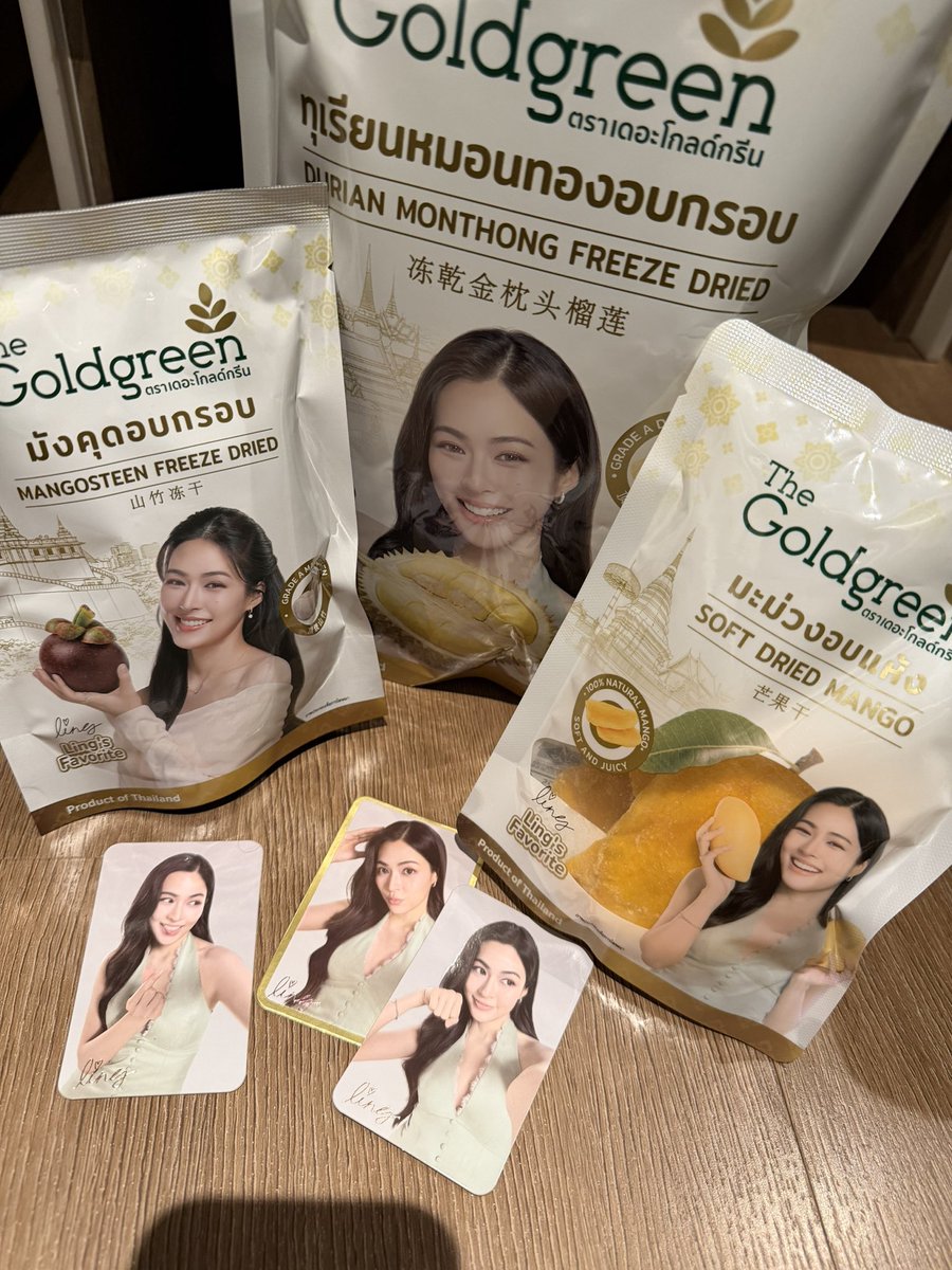 00k4ever's tweet photo. this is officially the snacks we will eat until next year, no other snacks, no.

must buy 3 get 3 or 5 get 5 to get the photo cards
so now we got like dozens of dried fruits to eat back home 🤣😂

#LingOrm https://t.co/MmYkMfppCv