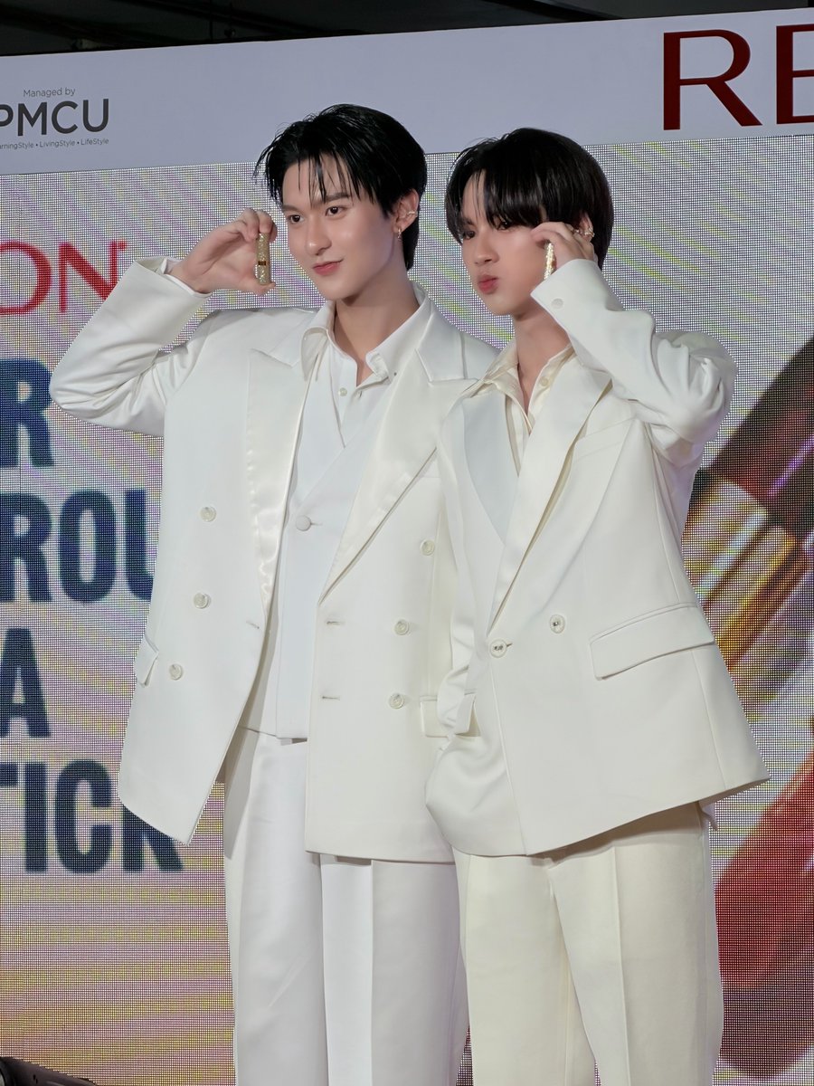 DomundiTV's tweet photo. ขอขอบคุณ @RevlonThailand ที่ให้เกียรติ “ริวจิน” @rryjinnn เเละ “เเพทจิ” @chira_patt ได้มาร่วมกิจกรรมงานในวันนี้นะคะ 🥰

ขอขอบคุณแฟน ๆ ทุกคนที่มาเจอกัน รวมถึงแฟน ๆ ที่ส่งกำลังใจมาให้ทั้งสองคนด้วยนะคะ 🫶🏻✨️

#RevlonUltraLipxRyujinPatji https://t.co/aVyZSz6Lol