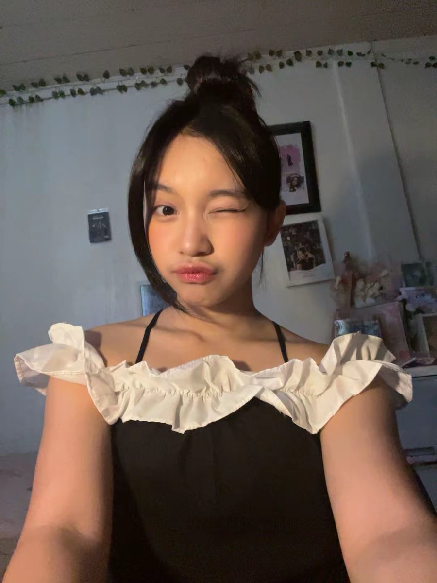 N_IntanJKT48's tweet photo. terima kasih infinity untuk semuanya yang sudah nyempetin vc aku hari inii!!! seru sekali bisa mengobrol banyak dgn pembahasan ytta wkwkwk semoga buldep ktemu lg😜 lysm infinity🤍 https://t.co/0P76lwBmZ5