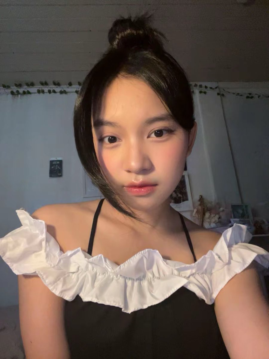 N_IntanJKT48's tweet photo. terima kasih infinity untuk semuanya yang sudah nyempetin vc aku hari inii!!! seru sekali bisa mengobrol banyak dgn pembahasan ytta wkwkwk semoga buldep ktemu lg😜 lysm infinity🤍 https://t.co/0P76lwBmZ5
