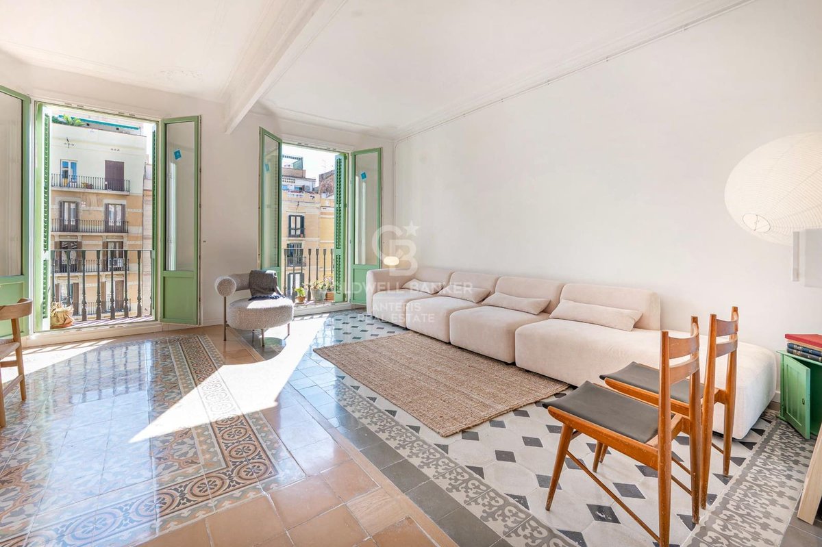 ThinkSpain's tweet photo. 3 bedroom Flat for sale in Barcelona city - € 649,000 dlvr.​it/TVwjHf https://t.co/Rq47y1HtDI