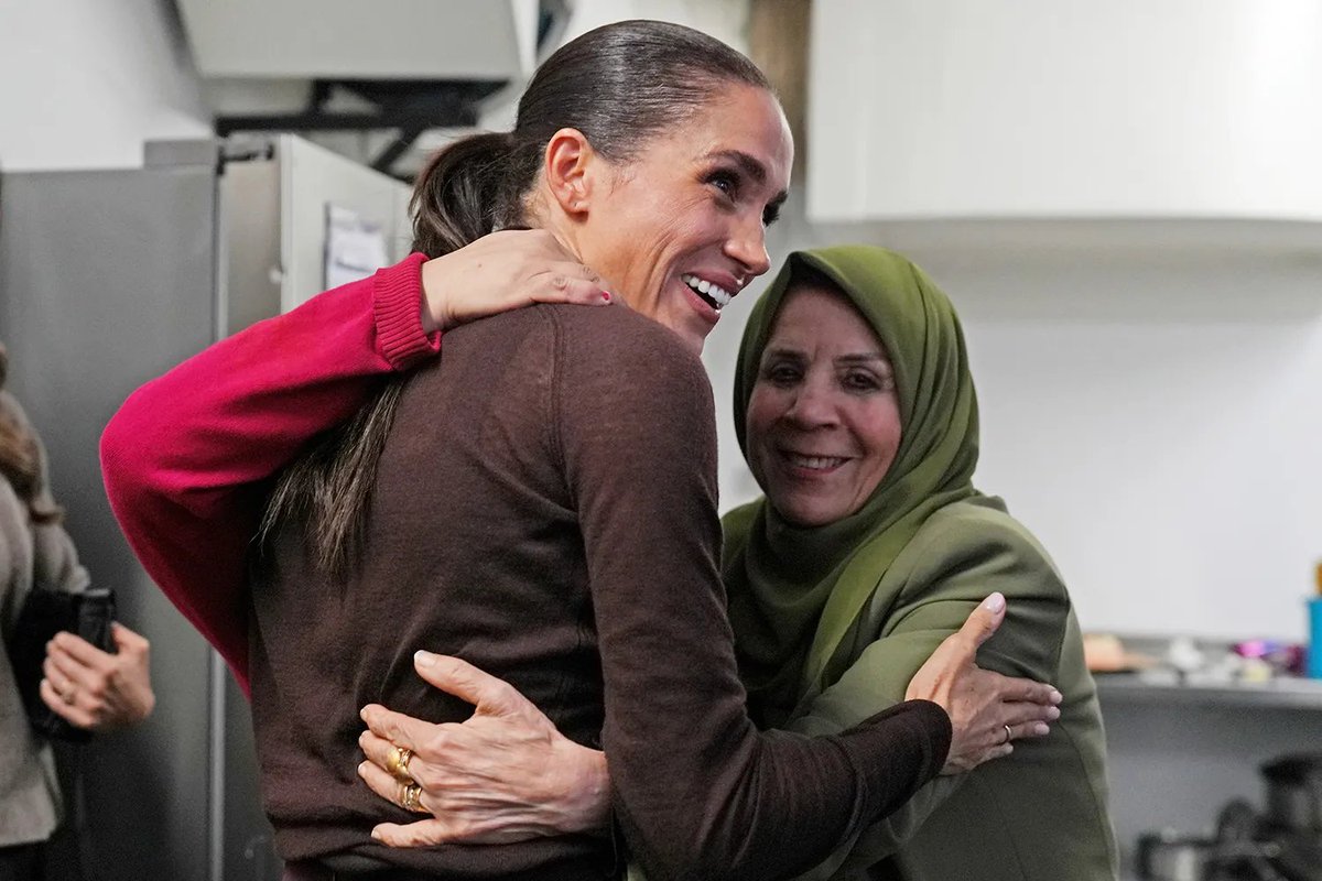 house_of_sussex's tweet photo. “It was absolutely amazing, so lovely to see her. We’ve missed her. We feel very protective of her. We absolutely love her. She’s warm, she’s kind, she’s naturally...a giver. We had a nice bond with her." -Leila Hedjem from Hubb Community Kitchen 🩷

#harryandmeghaninnottingham https://t.co/0Kl1wVSsPL