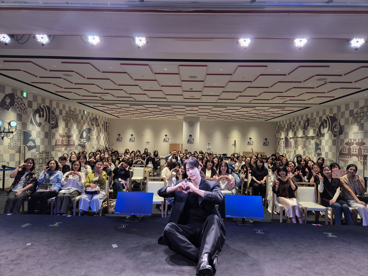 2motionstudio's tweet photo. 【JIN JU HYUNG 1st Japan Fanmeeting “Take One”】

ご来場いただいた皆様、誠にありがとうございました‼️

チン・ジュヒョンにとって初めてとなる日本ファンミーティング✨

皆さんの温かい声援と笑顔に包まれ、忘れられない特別な一日となりました☺️

皆さんと一緒に作り上げた大切な思い出を胸に、これからも素敵な物語を紡いでいけますように🎬🫧

また笑顔でお会いしましょう💙

#JINJUHYUNG #チンジュヒョン #진주형