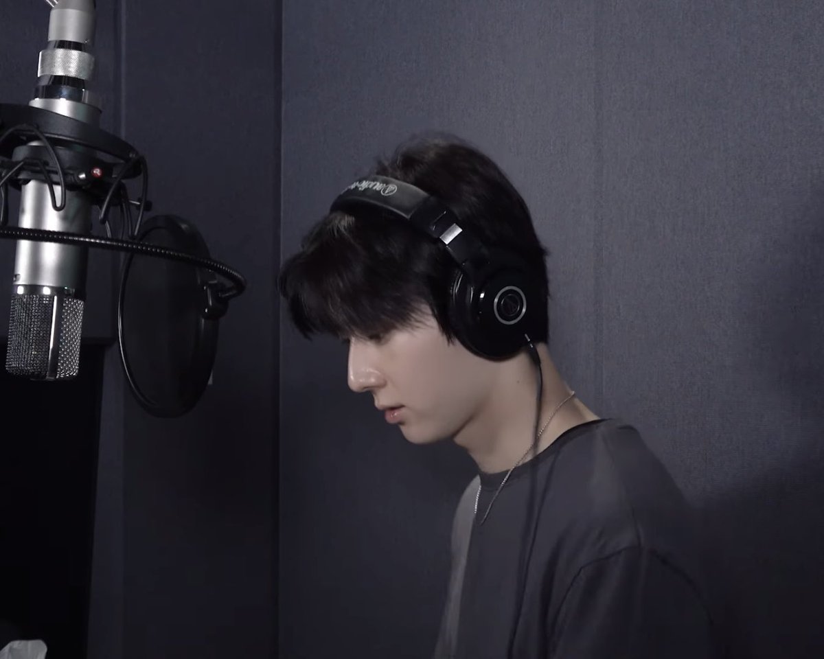 winter___forest's tweet photo. 녹음실의 내추럴미냥 좋다 https://t.co/0RdlC9Qtgk