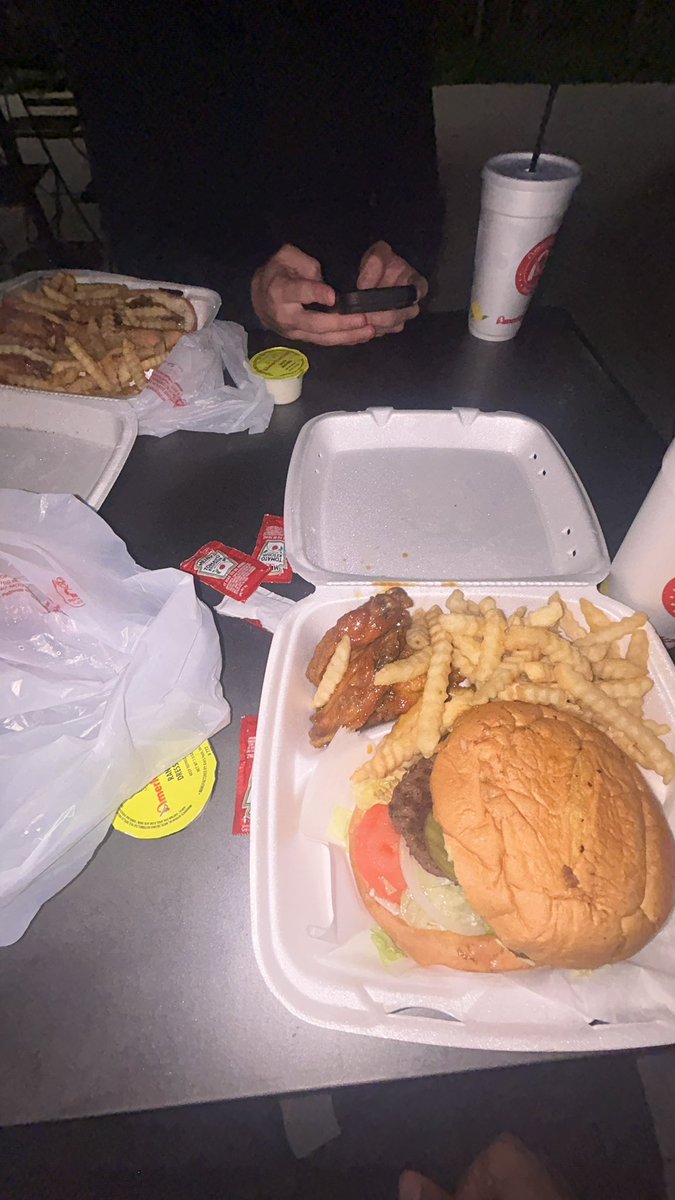 whochosehim's tweet photo. American deli taste like someone elses baby mama pussy https://t.co/vpayy20DrK
