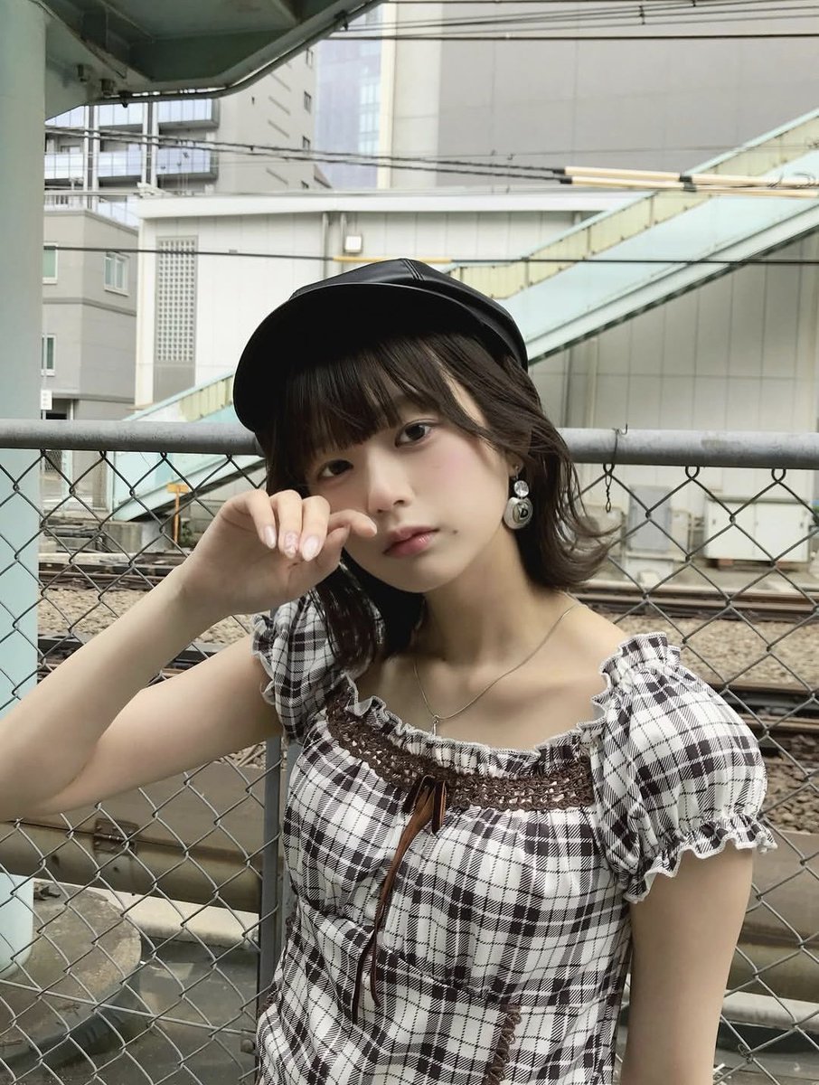 Takuya_hotitup's tweet photo. 大人になってきた小久保柚乃ちゃんにドキッとする瞬間がある。手羽先ぃ〜！！ https://t.co/z40Hpc1lHe