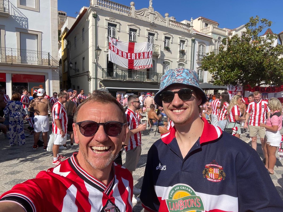 WillRobbo_04's tweet photo. Trekked to the arse end of nowhere for some Simon Moore Europeball, some gig #safc https://t.co/hnvXeIP8rM
