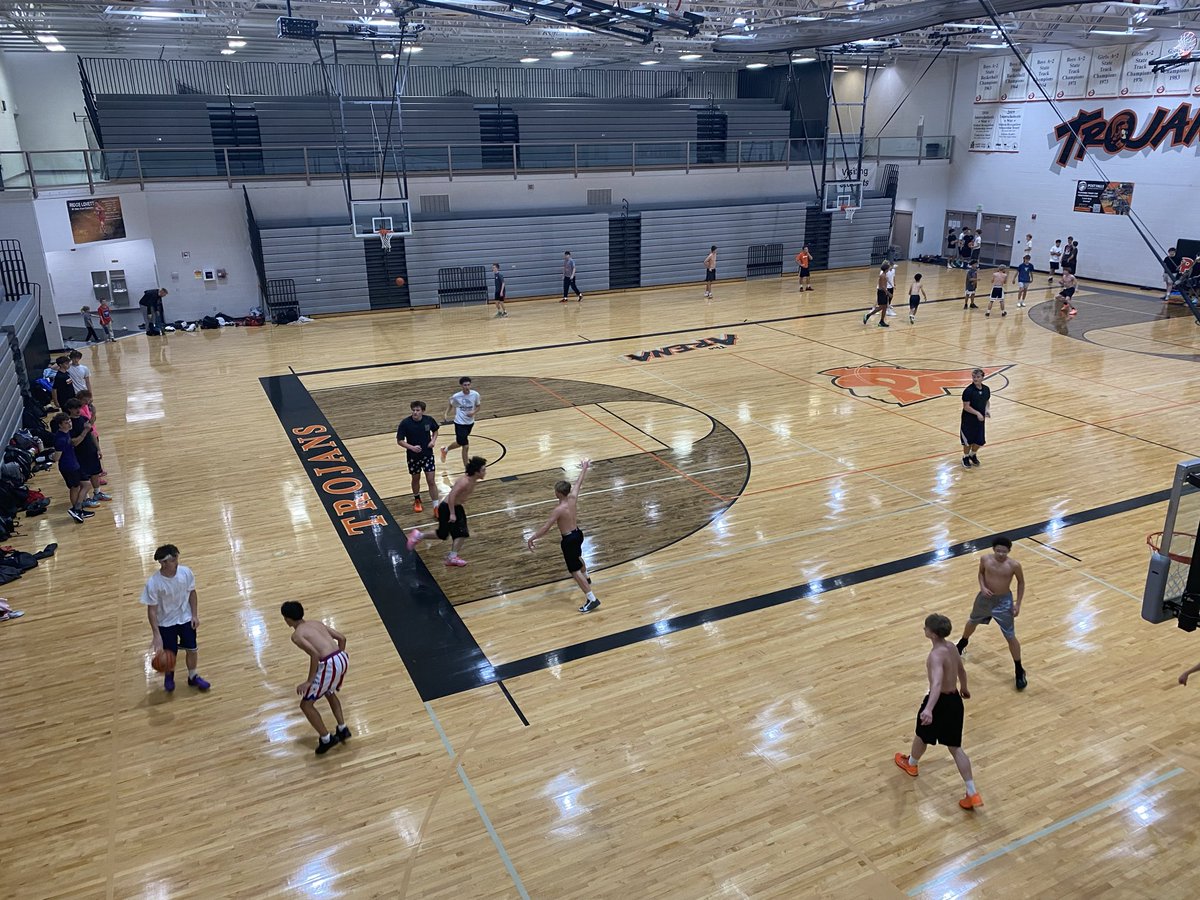 TrojanBallCoach's tweet photo. We had 50 at Open Gym last night!  #GetOnTheTrain https://t.co/QnTZKkMyvA