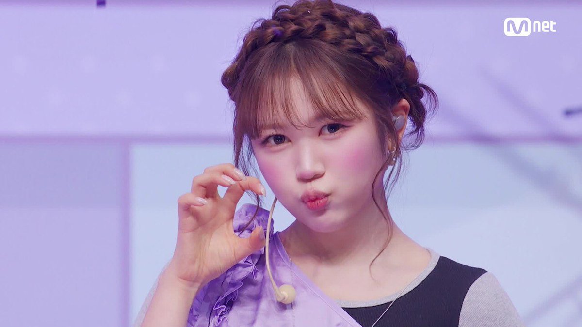 Hearts2Tell's tweet photo. 𖤐 The stunning performance of “ICONIC HEART (Korean Ver.)” on M COUNTDOWN is now out! Don’t forget to tune in and enjoy the stage. ✧

→https://t.co/rFeHDAXafb https://t.co/cXRDwy39BY