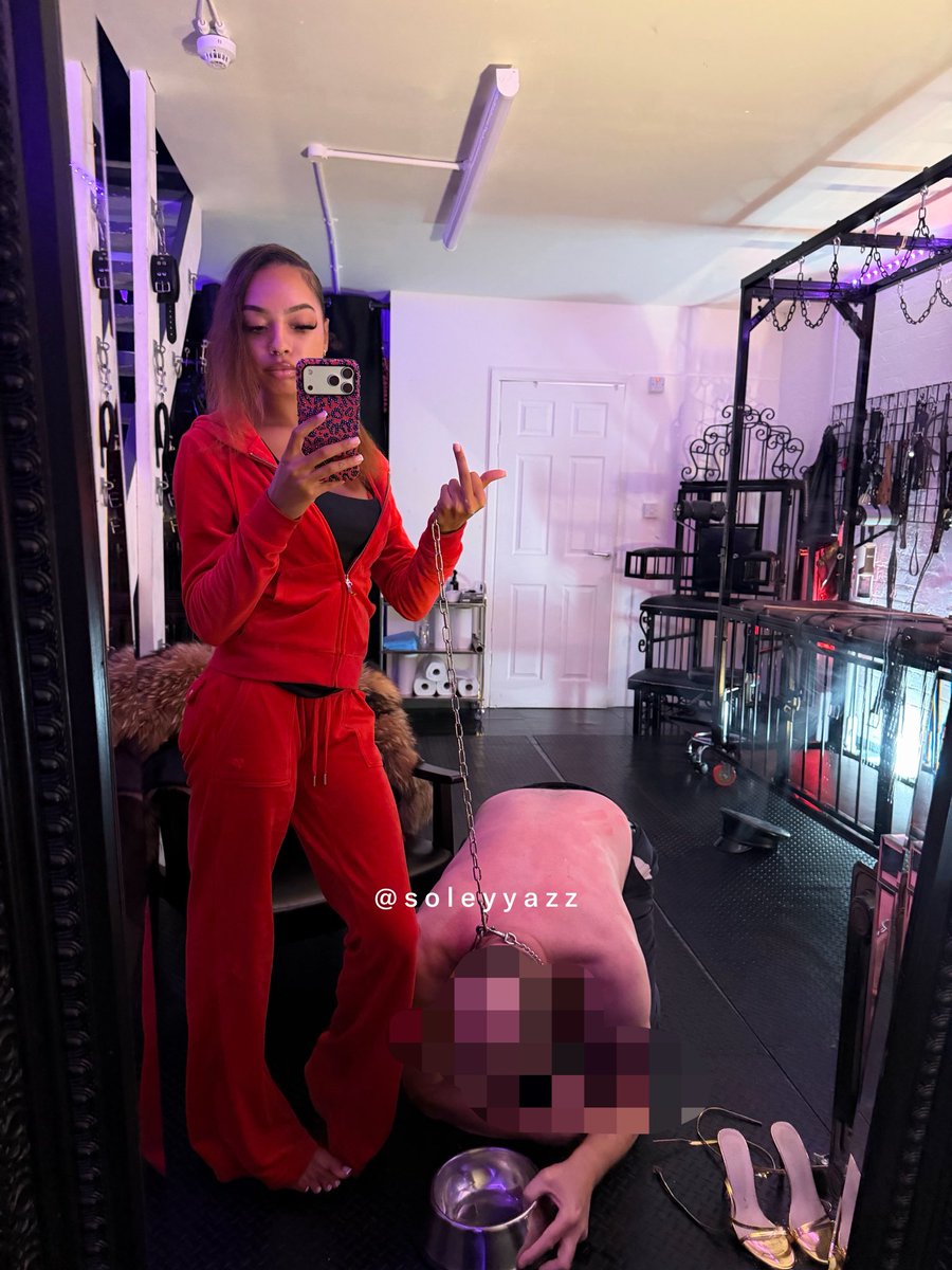 soleyyazz's tweet photo. Oh just my slave drinking my spit, humbling men is my forte as you can see😘 https://t.co/ETbaTnrvIz