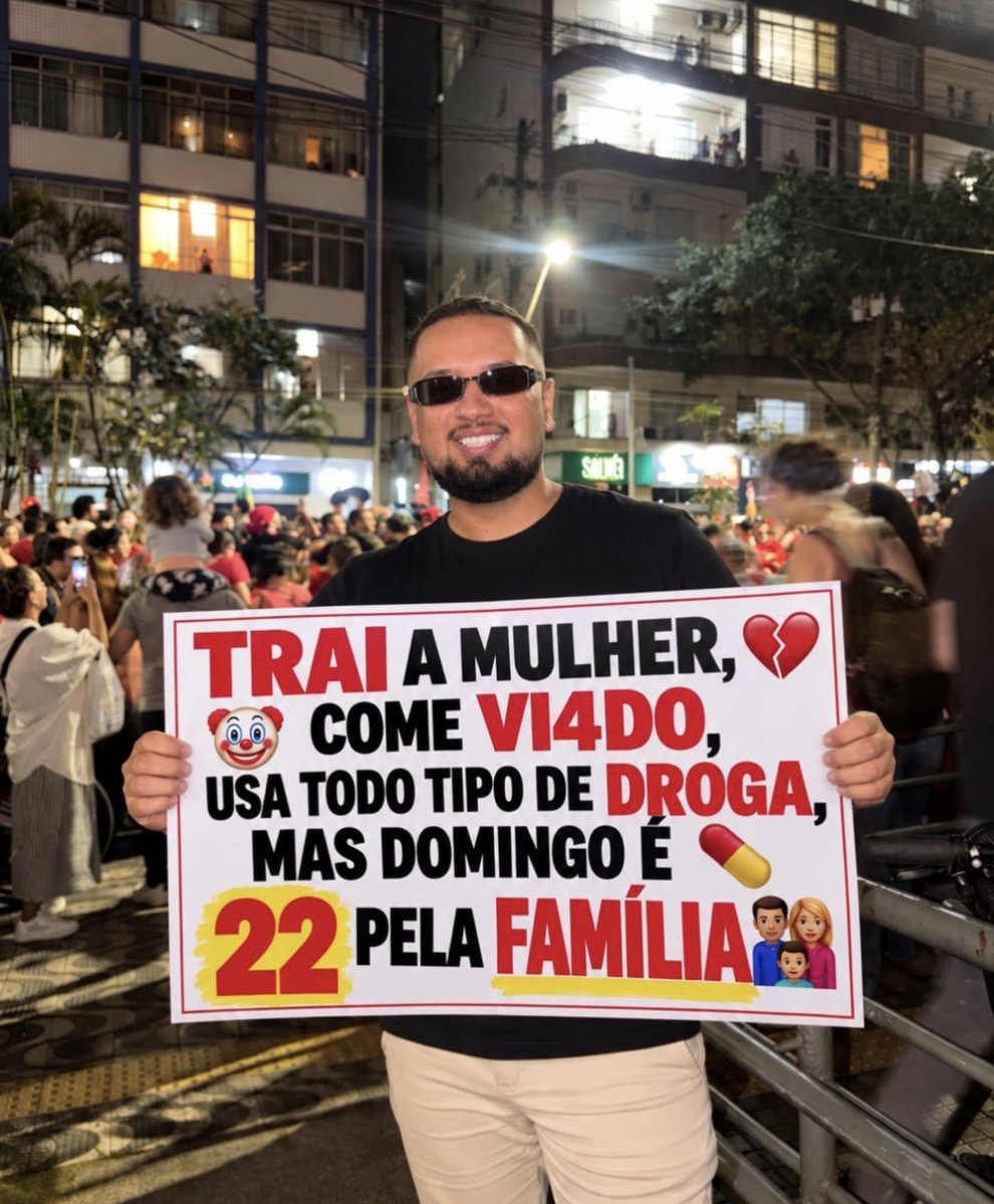 r_camilotti's tweet photo. A hipocrisia de quem auto intitula o defensor da família tradicional é  tanta..... https://t.co/kfUCEhX6IJ