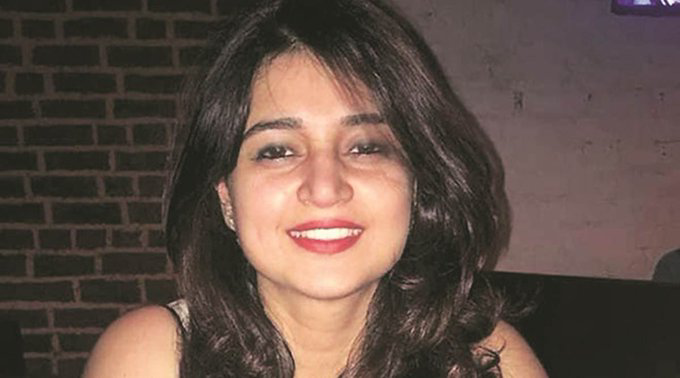 Markaskjeet's tweet photo. Nisha
>Intelligent  
>Beautiful  
>12-hour study gang  
>Cleared a competitive exam  
>Joined as a Drug Inspector  
>Raided a chemist shop  
>Found 100,000 intoxicating capsules  
>Cancelled the chemist shop’s licence  
>Refused to take a bribe  
>Got k!ll3d

Life in Vishwakukad https://t.co/hQRvvtUD5x