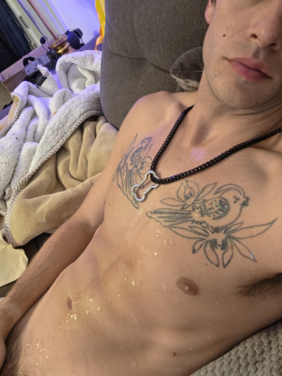 Stinkmeanerlip's tweet photo. Making a mess of things https://t.co/NWmM4XKurX
