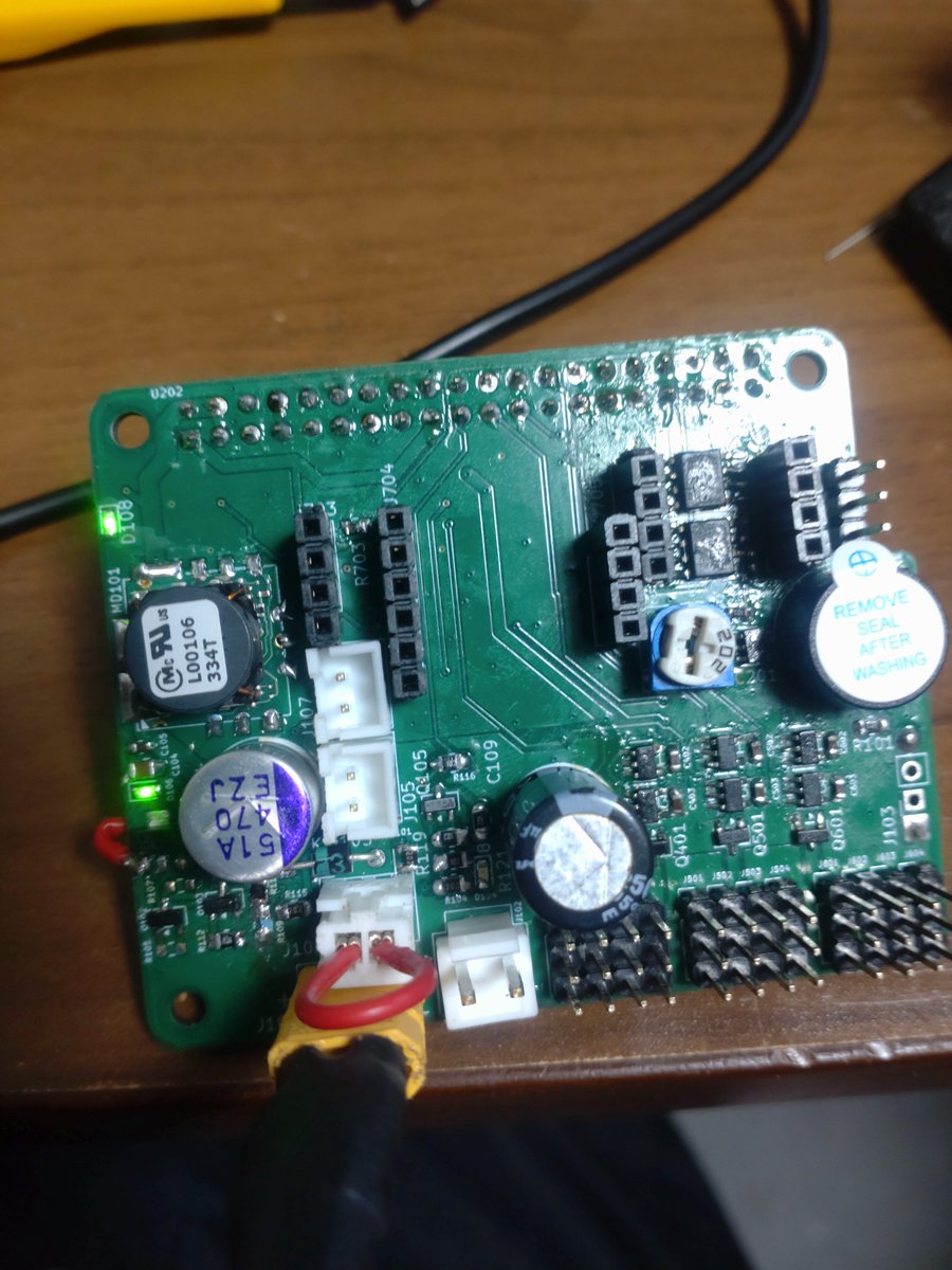 uec_kmtk's tweet photo. 違法建築によって、想定通りの動きをするようになった。でも、これで運用したくないのでデータを修正して再発注する。
まぁ勉強代としては、まだ安いので耐え https://t.co/A4XtS7POSU