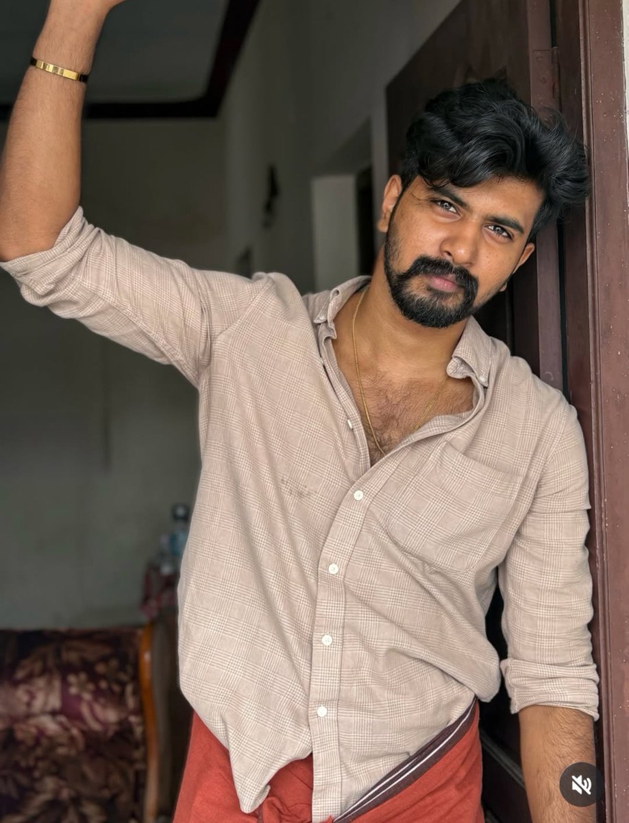 virraat_'s tweet photo. Kerala hansome men 🤌🏻❤️‍🔥

https://t.co/bFR2yhN3Vd https://t.co/gHhXxhy09Z