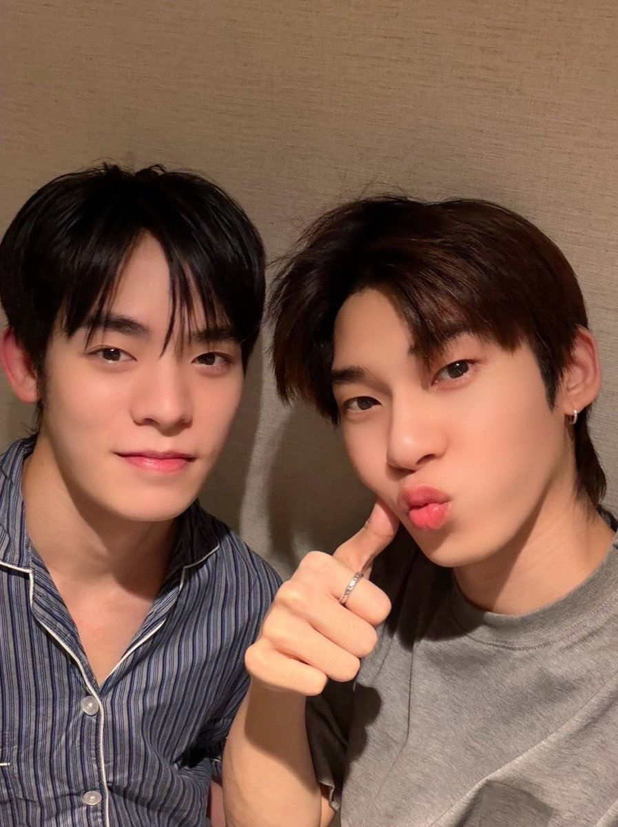 kmssann's tweet photo. พี่ป๋อไม่ชอบห้องน้ำเปียก พี่ป๋อไม่ชอบรอเข้าห้องน้ำนาน อยู่กับตี๋ก็ได้ใช้ห้องน้ำคนแรกอีกแล้ว😭😭😭😭😭😭😭😭😭😭😭😭😭😭😭😭😭😭😭😭😭😭😭😭😭😭😭😭😭😭 https://t.co/WY39tyWgKQ